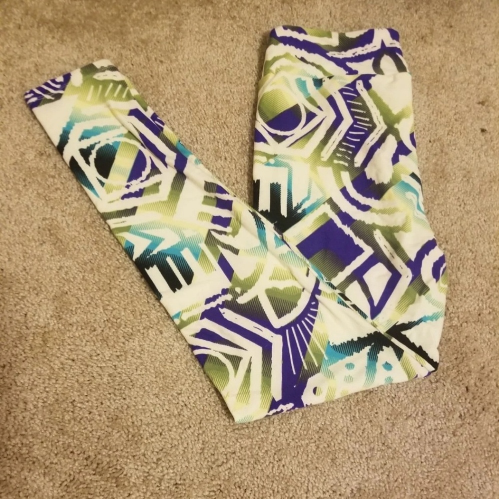 Lularoe Aztec leggings.
